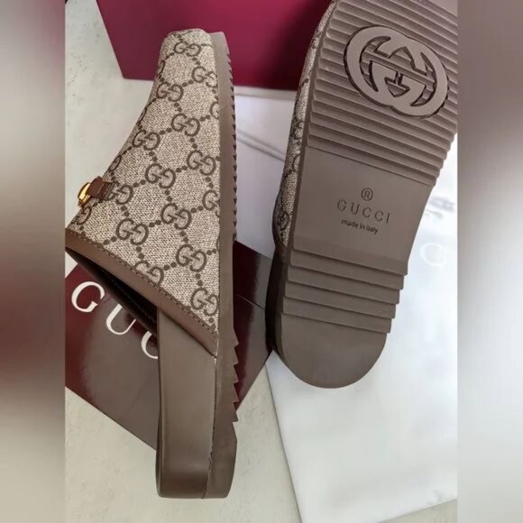 Gucci mule slippers in GG Supreme canvas - Picture 5 of 7
